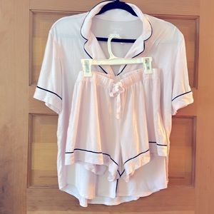 Cozy Victoria’s Secret Light Pink 2 piece PJ Short Set! WITH TAGS - Soft fabric!